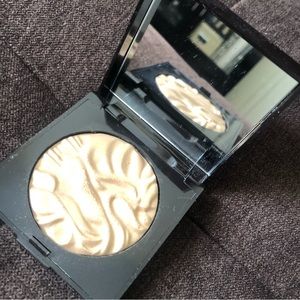 Laura Mercier Face Illuminator 🖤 Addiction